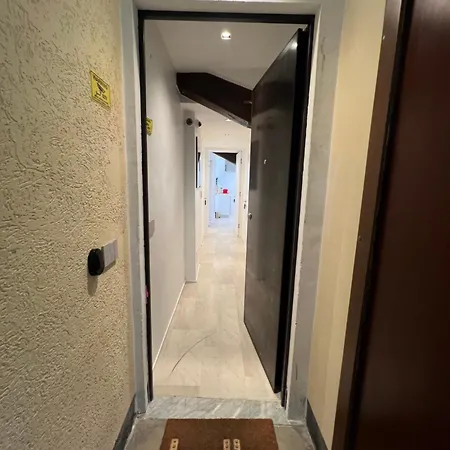 Apartament Daeiouz Residences I Mediolan